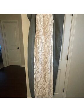 Allure Bridals Ivory Lace Sheath Wedding Dress